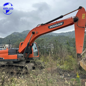 Escavadeira Doosan DX215 usada