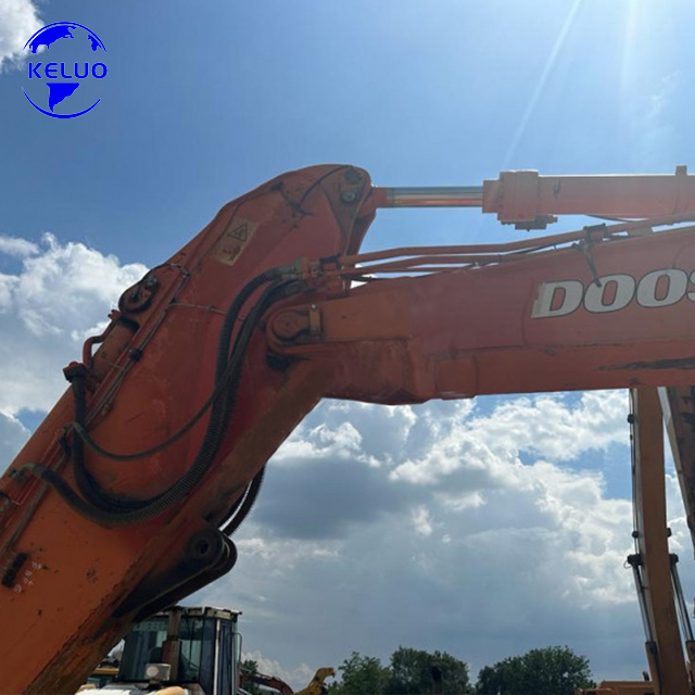 Escavadeira Doosan DX420 usada